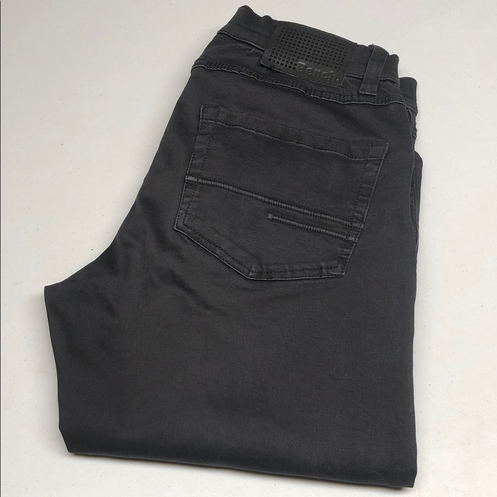 LIKE NEW MENS BENCH BLACK STRAIGHT LEG JEANS 30x32 ⭐️